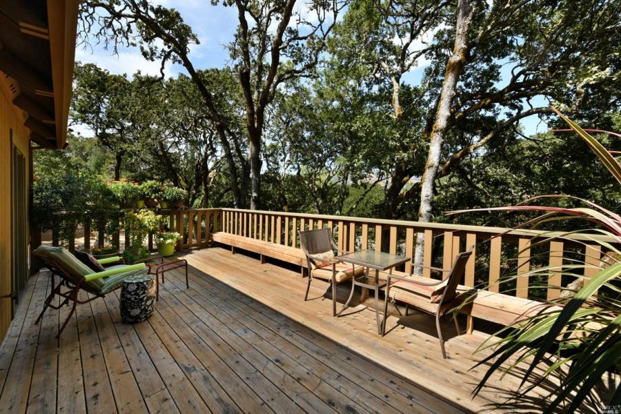 40 Oak Forest Place