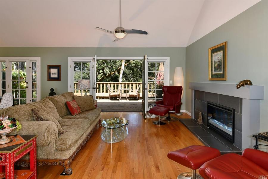 40 Oak Forest Place