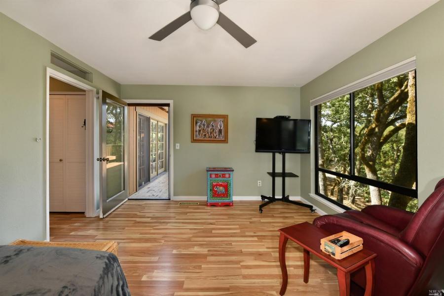 40 Oak Forest Place
