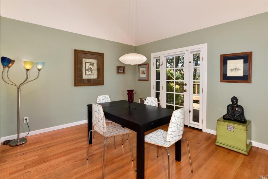 40 Oak Forest Place