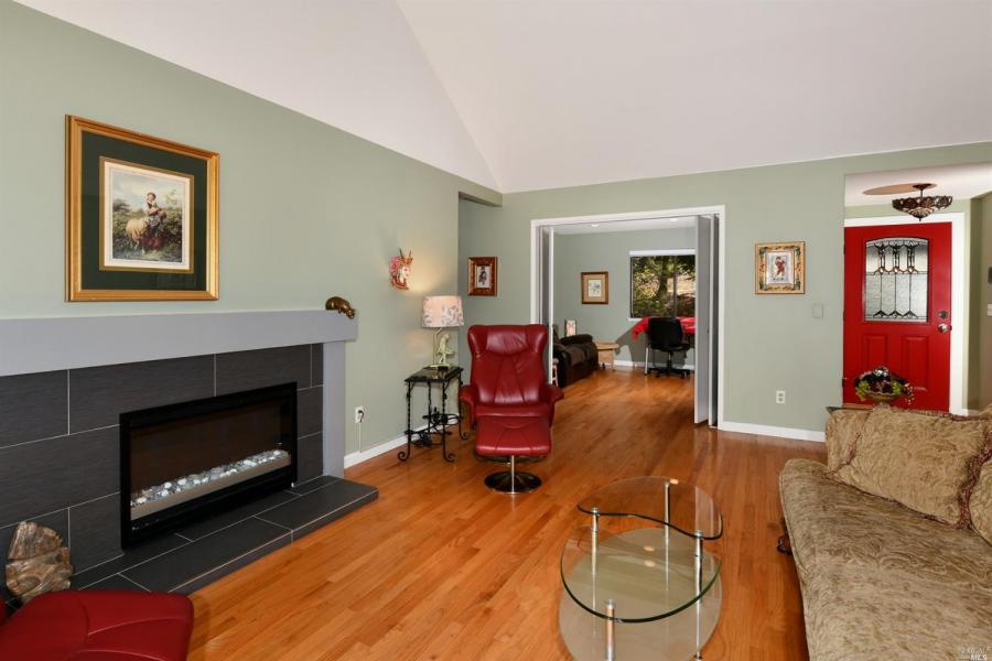 40 Oak Forest Place