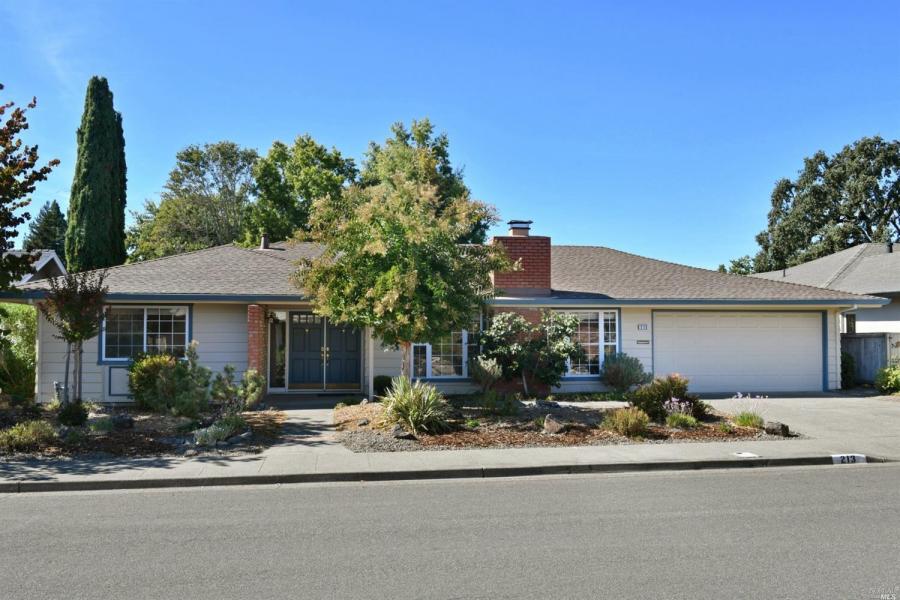 213 Belhaven Circle