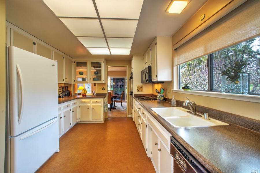 8861 Oakmont Drive