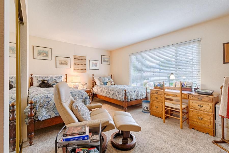 8894 Oakmont Drive