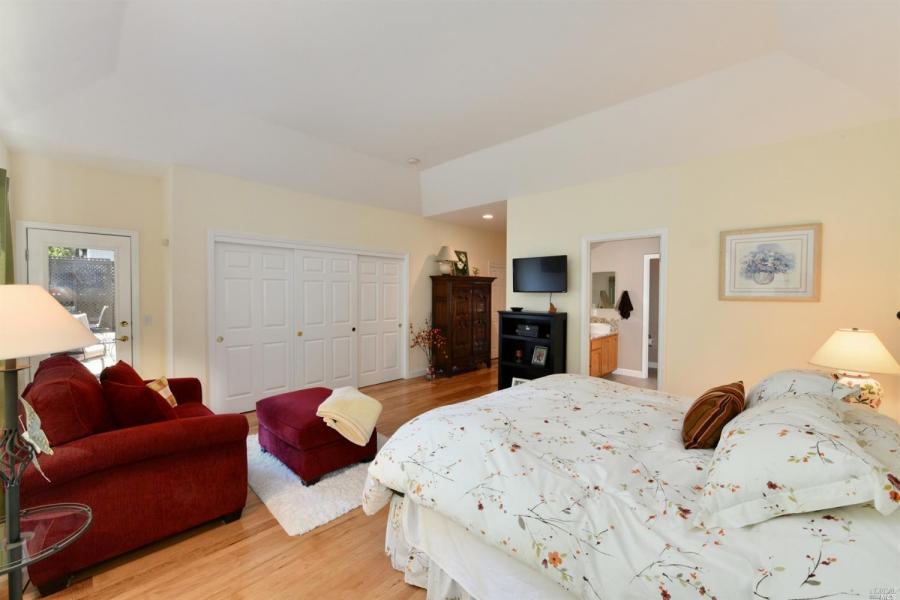 1035 Oak Mesa Drive