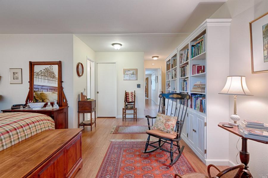 8894 Oakmont Drive