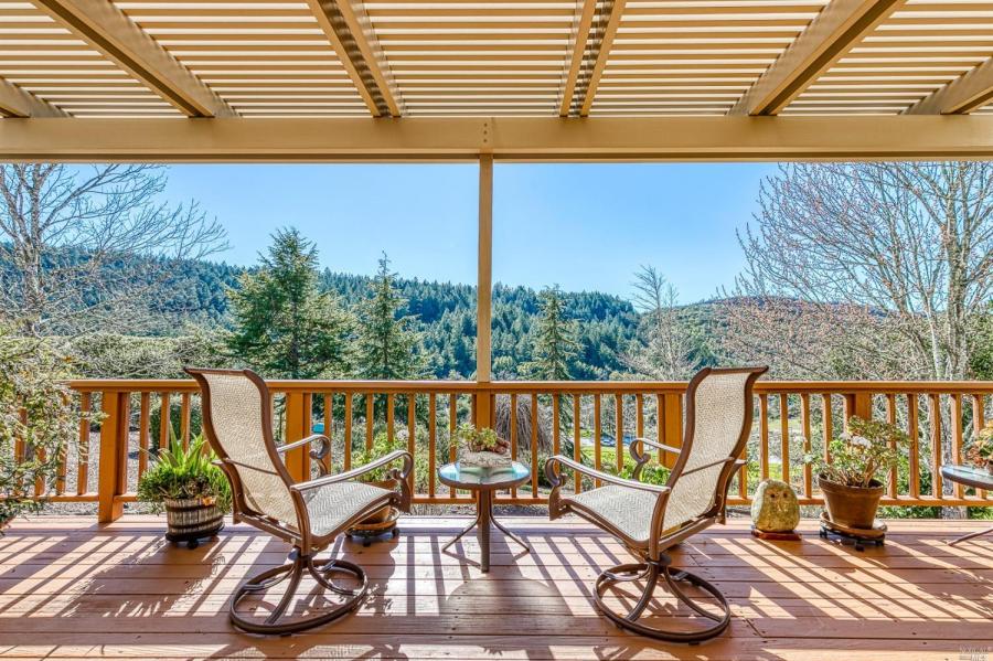 6320 Meadowridge Drive