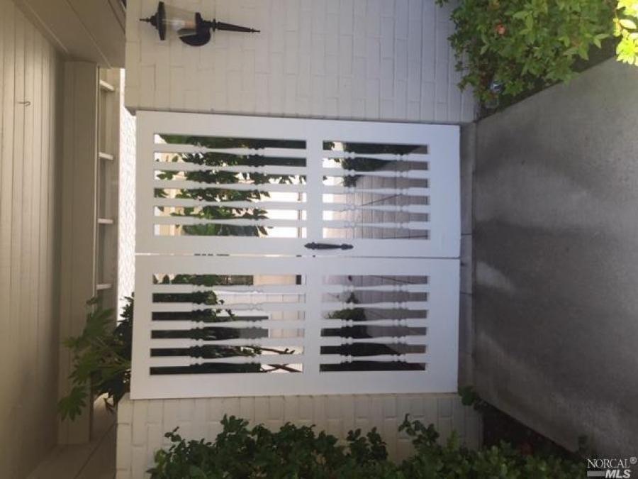 345 Mountain Vista Court