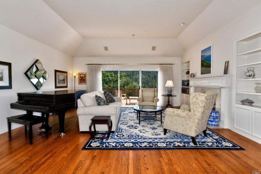 6344 Meadowridge Drive