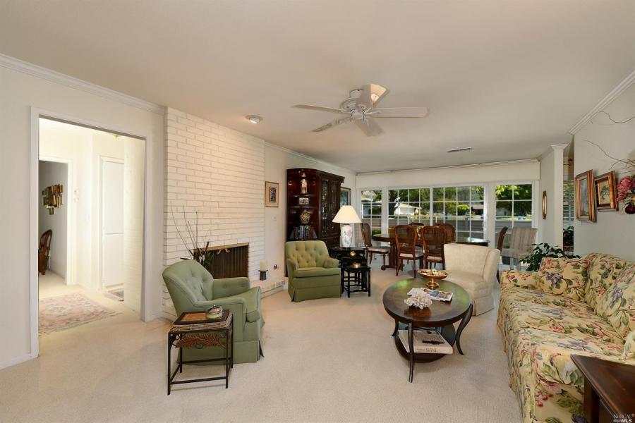 342 Oak Leaf Circle