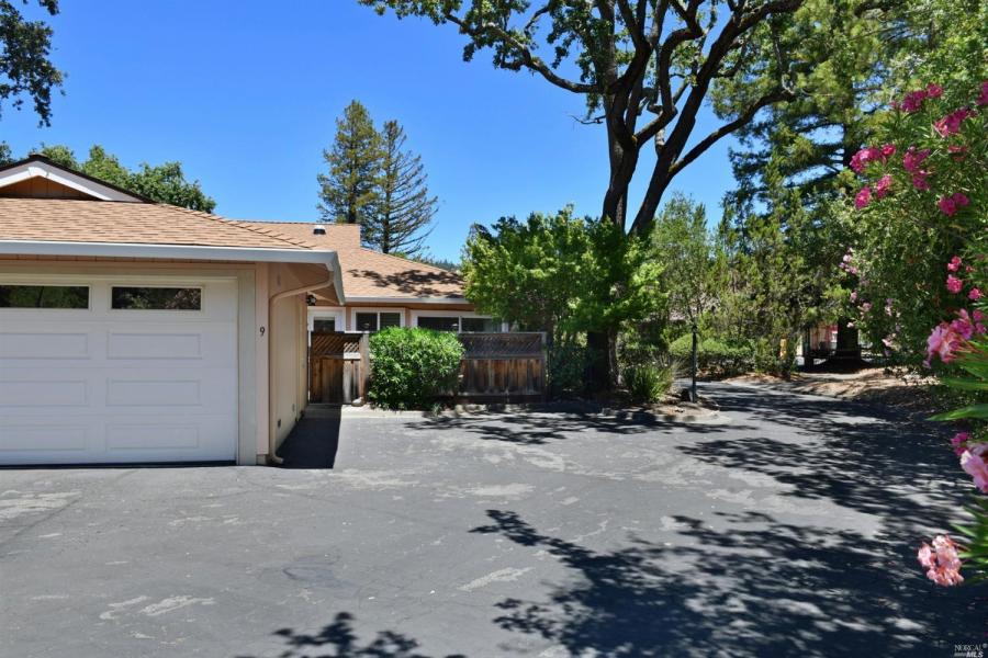 9 Meadowgreen Court