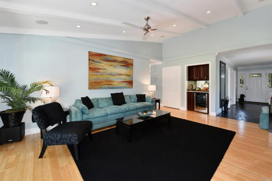 8839 Hood Mountain Circle