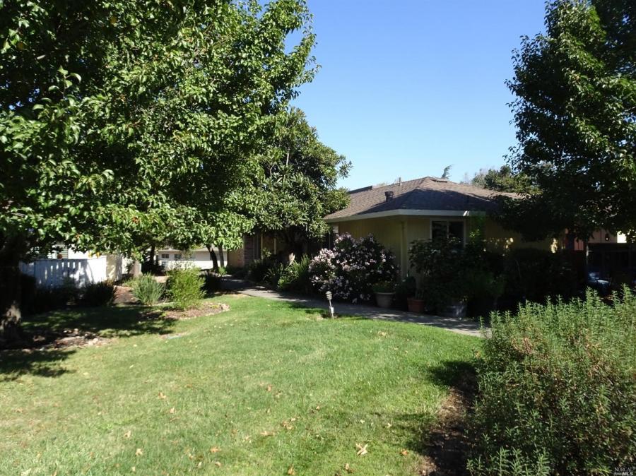 7415 Oakmont Drive
