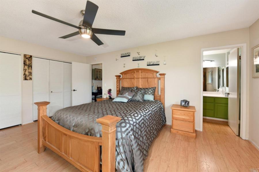 20 Meadowgreen Circle