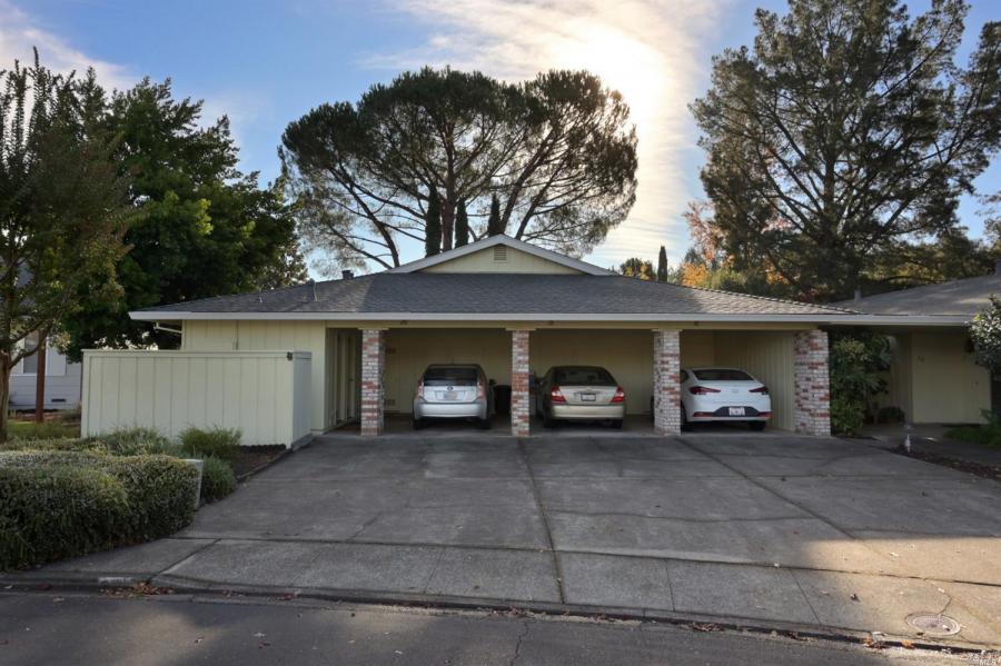 20 Meadowgreen Circle