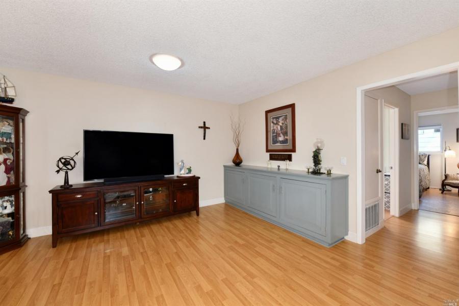 20 Meadowgreen Circle