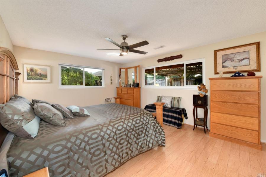 20 Meadowgreen Circle