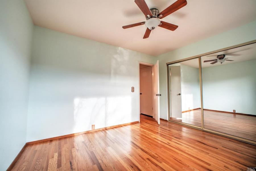 7 Oak Leaf Place