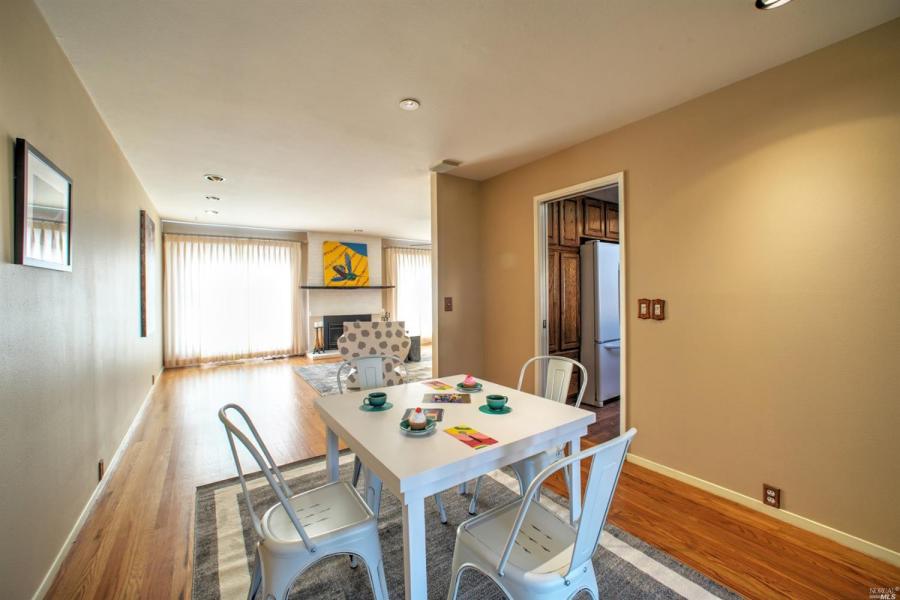 7 Oak Leaf Place