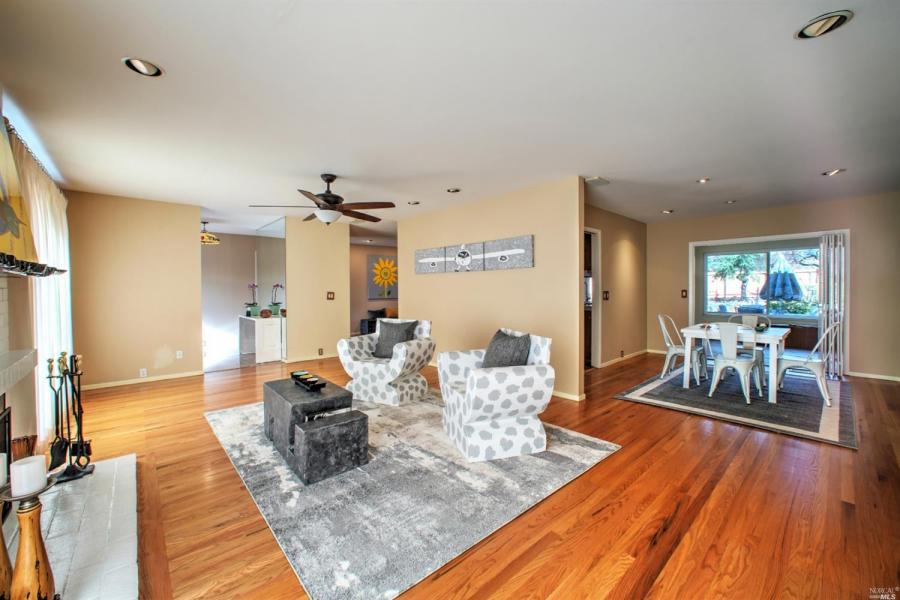 7 Oak Leaf Place