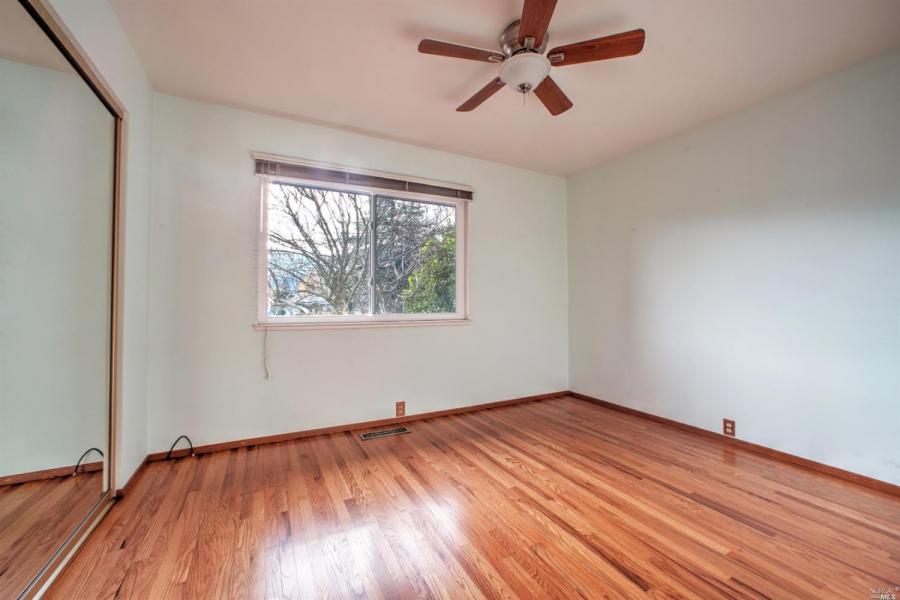 7 Oak Leaf Place