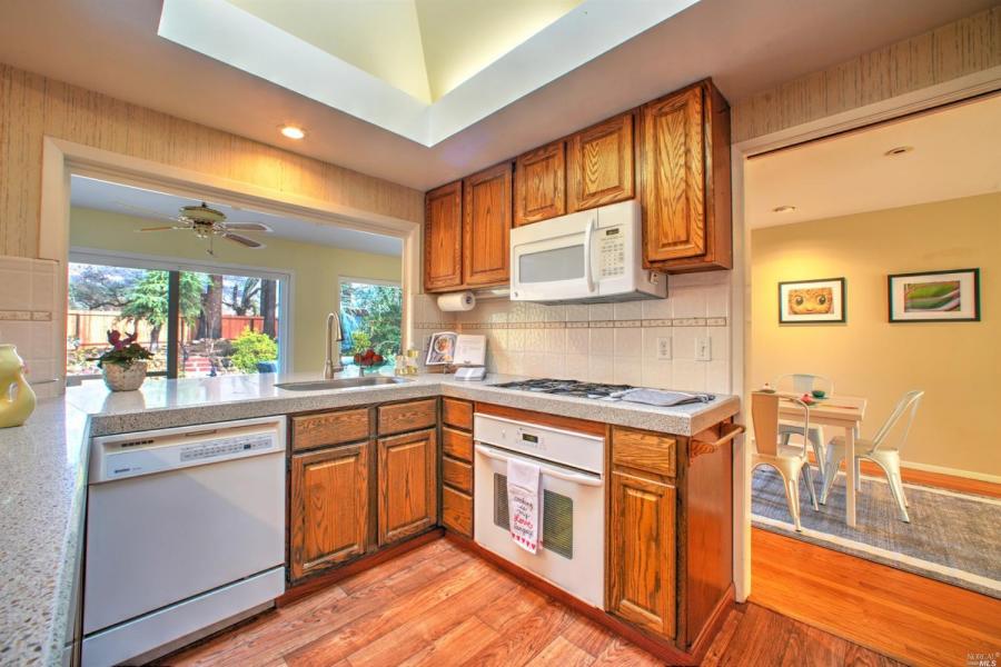 7 Oak Leaf Place