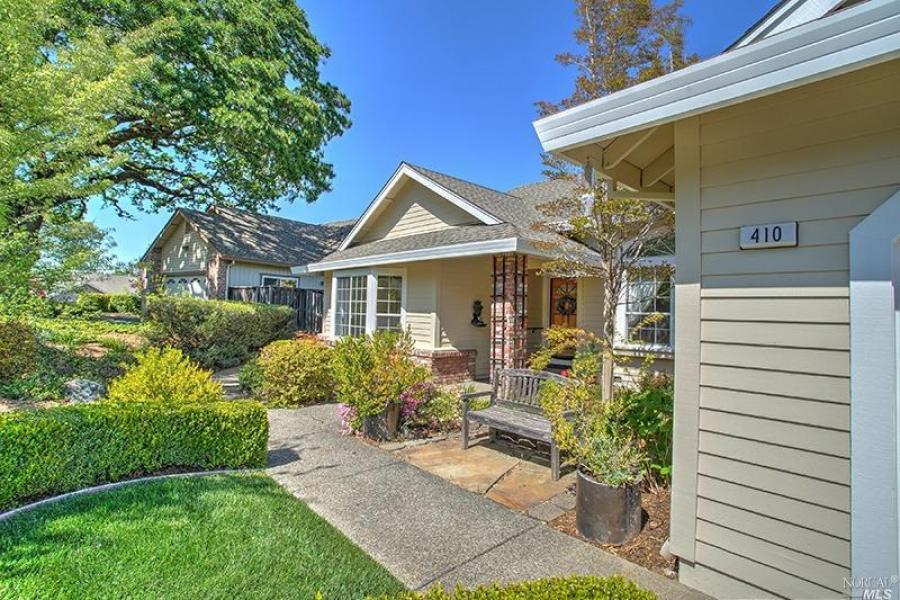 410 Woodley Way