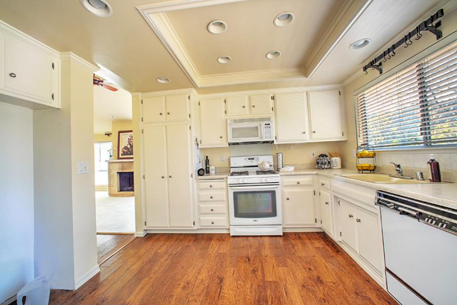 6463 Mesa Oaks Court