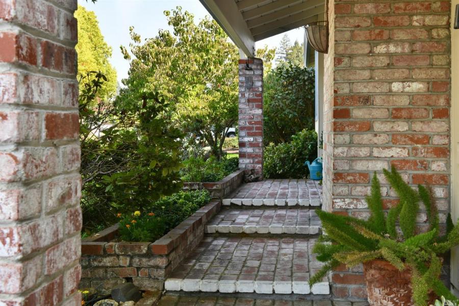 435 Meadowgreen Drive