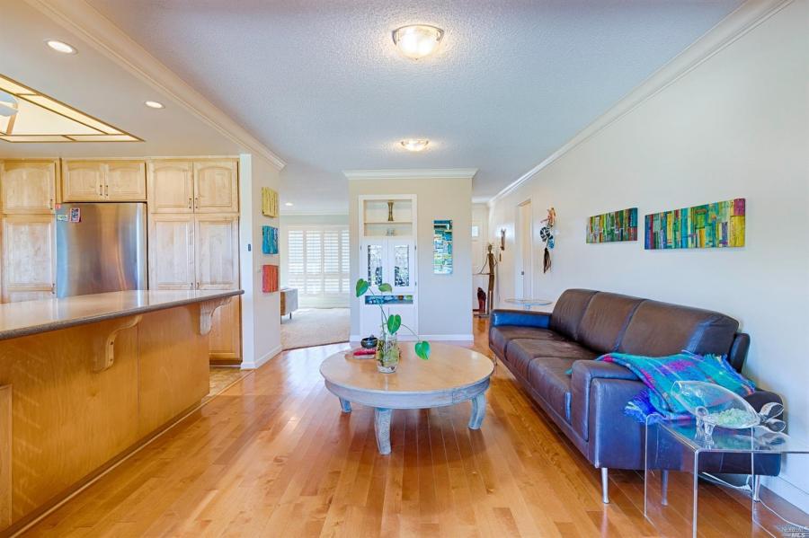 109 Valley Oaks Drive