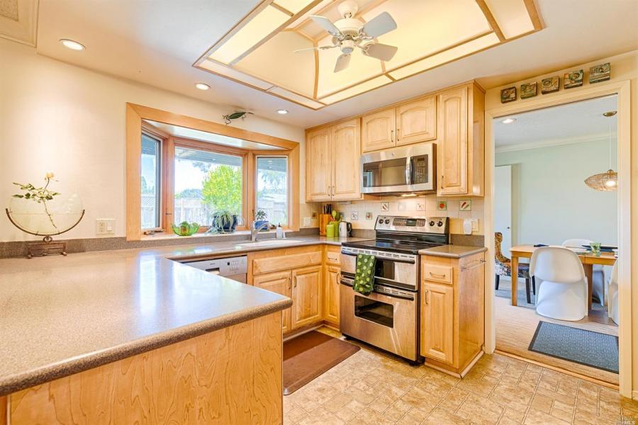 109 Valley Oaks Drive