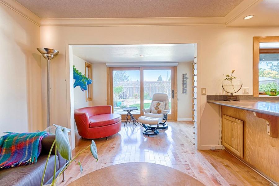 109 Valley Oaks Drive