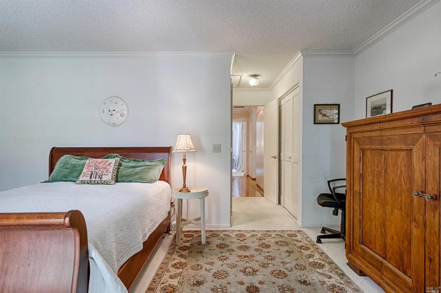 8846 Hood Mountain Circle