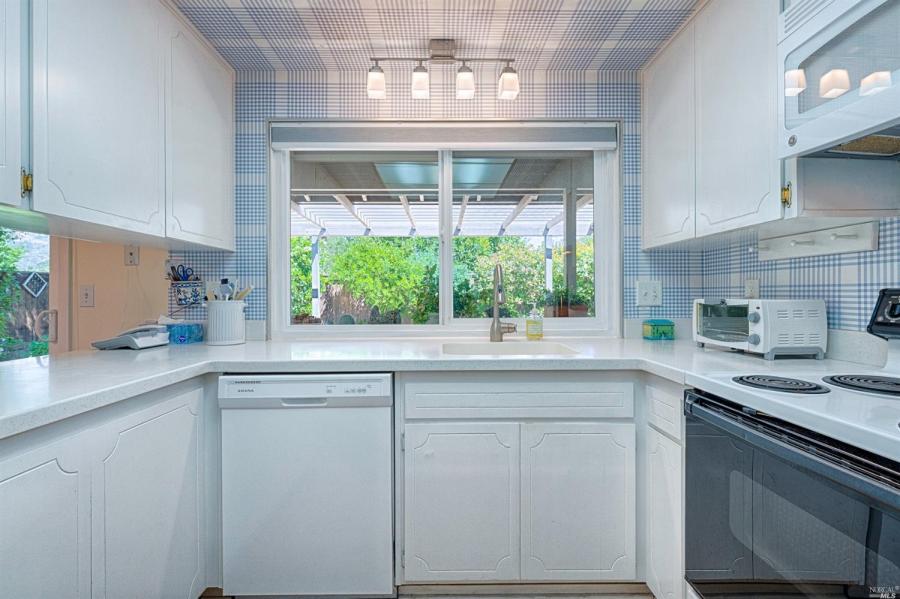 200 Mockingbird Circle