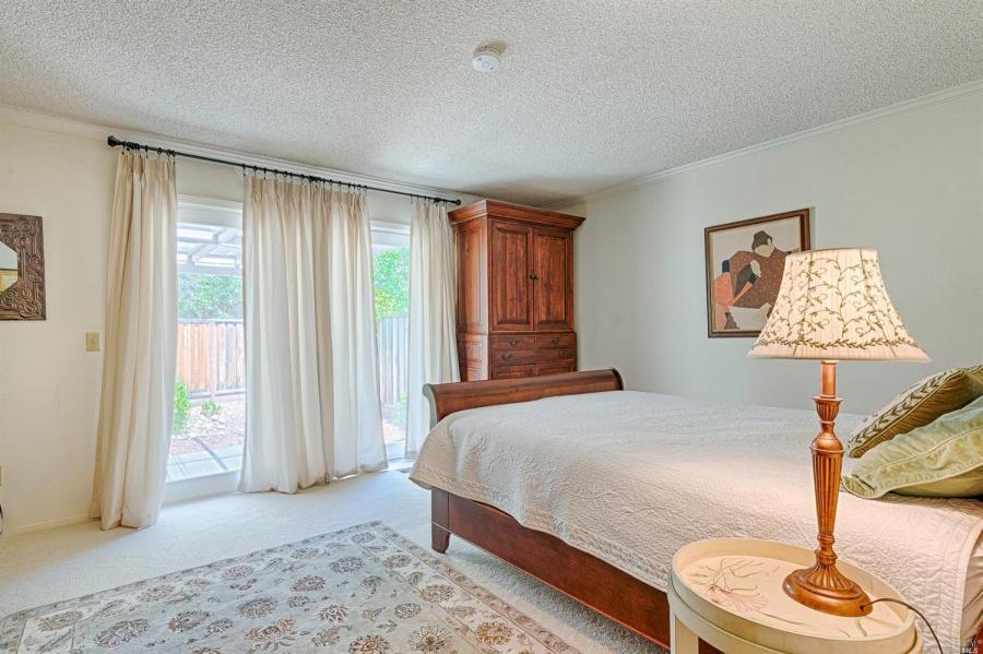 8846 Hood Mountain Circle
