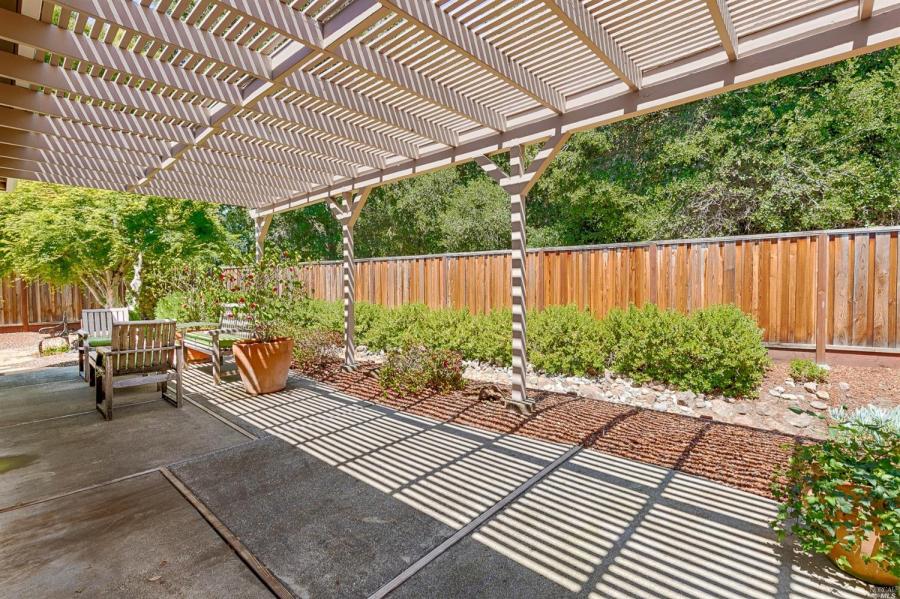 8846 Hood Mountain Circle