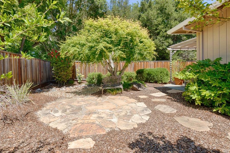8846 Hood Mountain Circle