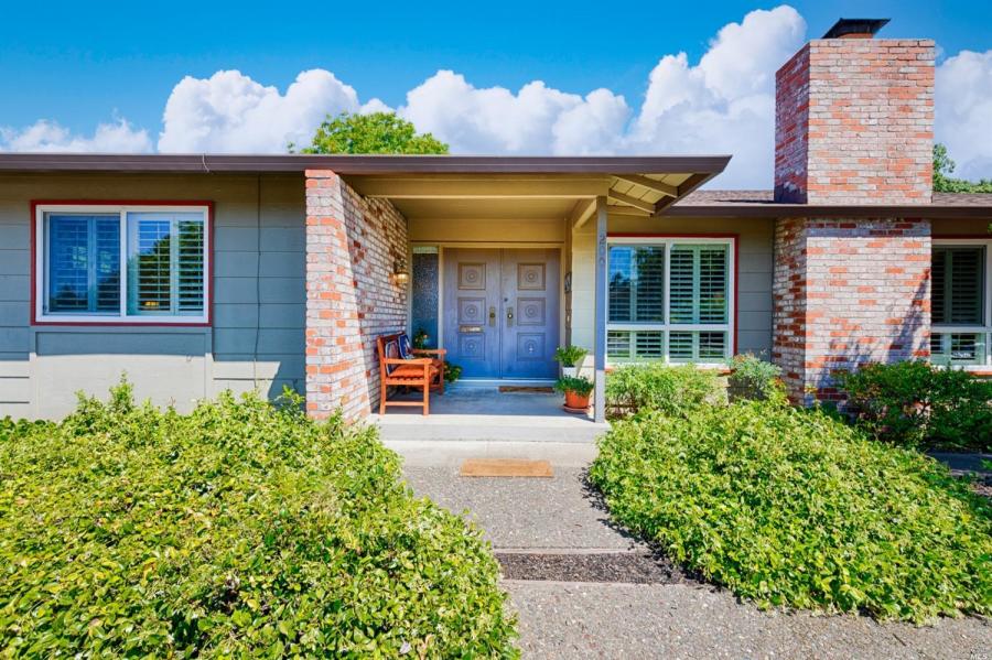 200 Mockingbird Circle