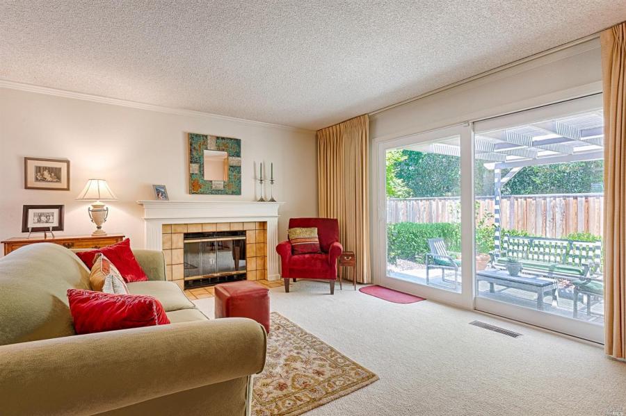 8846 Hood Mountain Circle