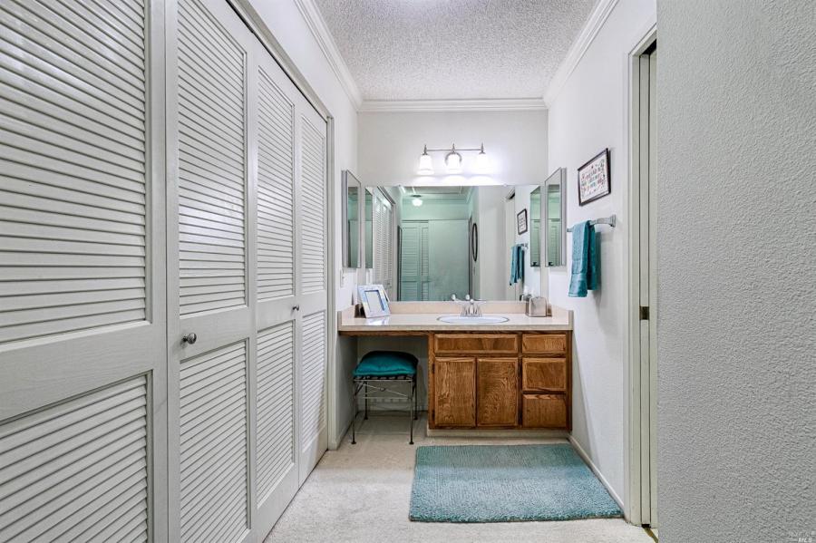 8846 Hood Mountain Circle