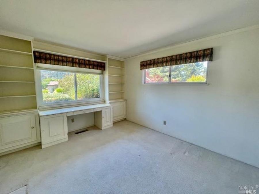 7 Oakhurst Place