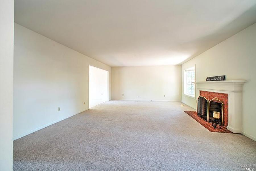 6441 Mesa Oaks Circle