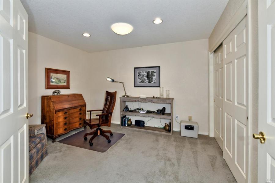 406 Crestridge Court