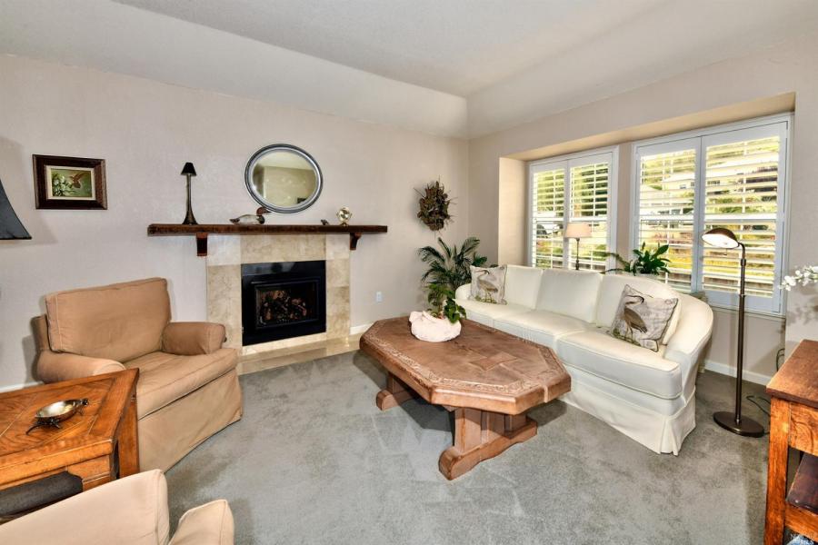 406 Crestridge Court