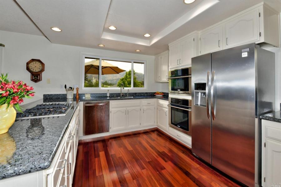 406 Crestridge Court