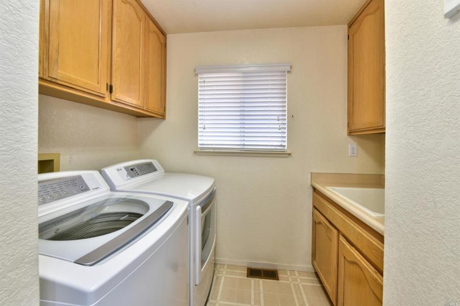 406 Crestridge Court
