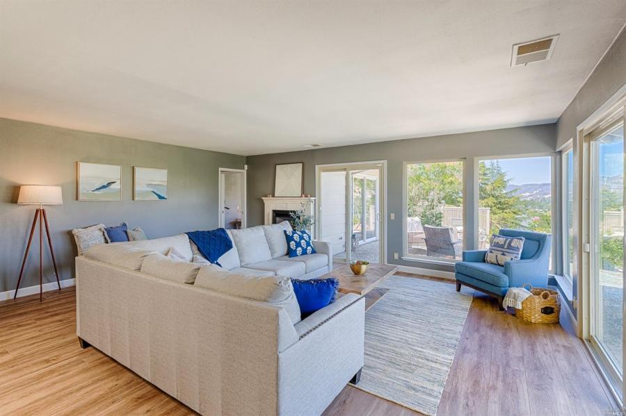 421 Oak Point Court
