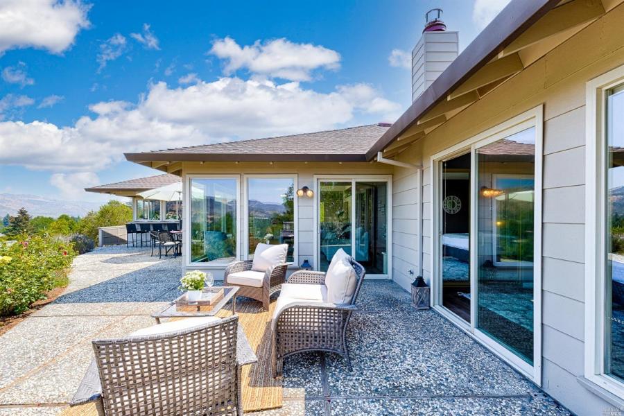 421 Oak Point Court