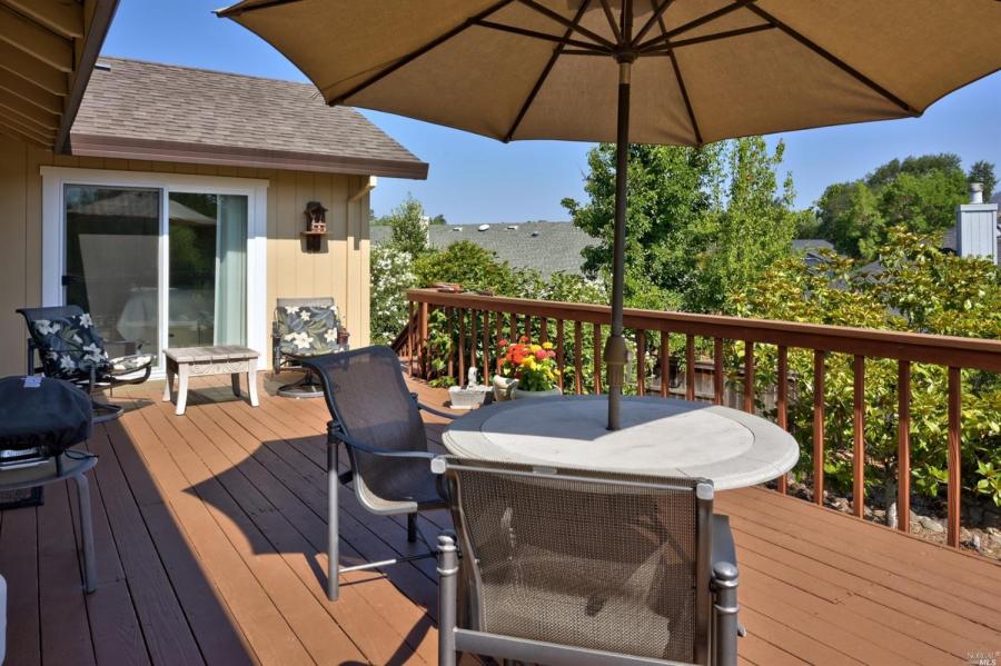 406 Crestridge Court