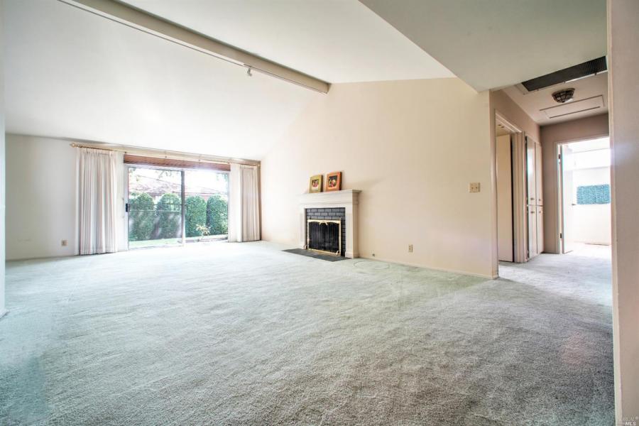 7605 Oak Leaf Drive